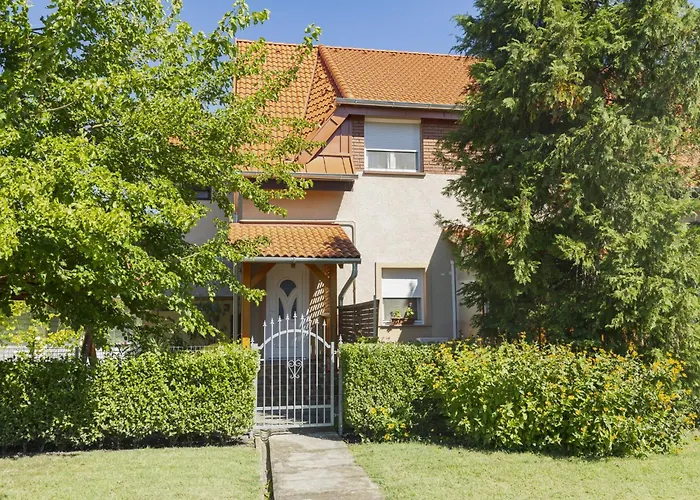 Pajtas 2 By Interhome * 鲍洛通费尼韦什